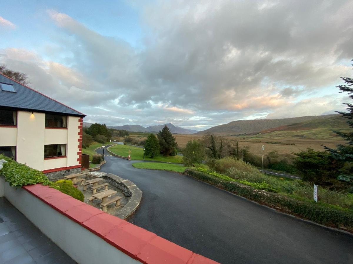 Kylemore Pass Hotel Letterfrack Exterior photo